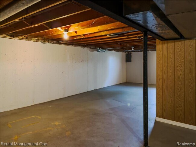 Building Photo - 11575 Lynhurst Dr