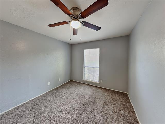 Building Photo - 7439 Oakmore Dr