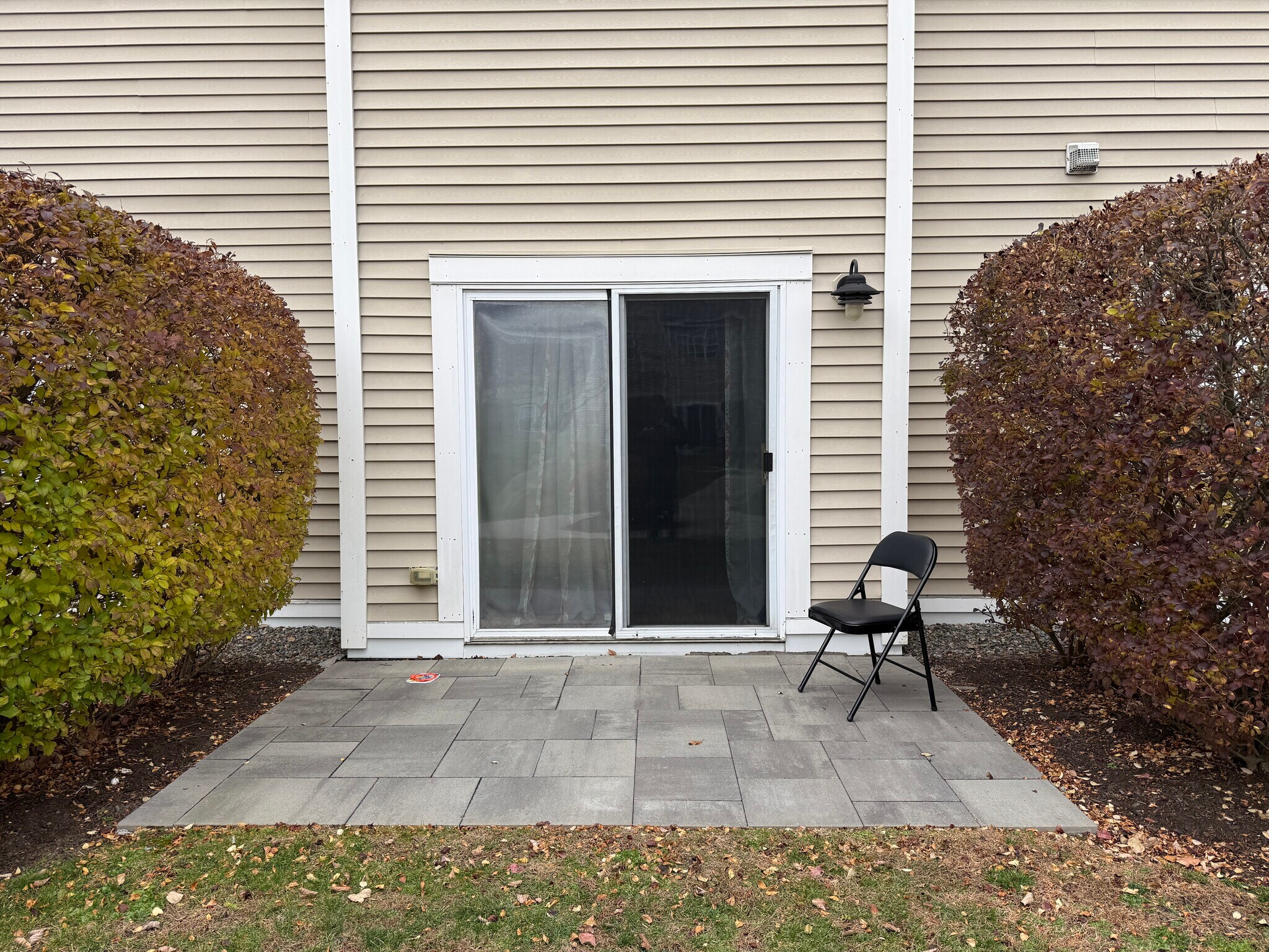 Building Photo - 211 Central St