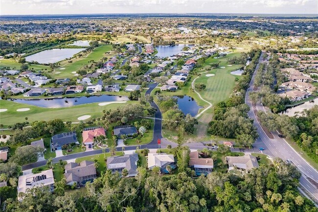 Building Photo - 904 S Doral Ln