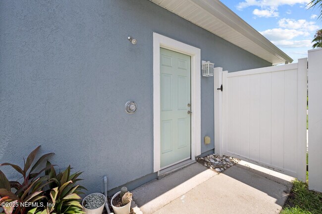 Building Photo - 2924 St Johns Blvd