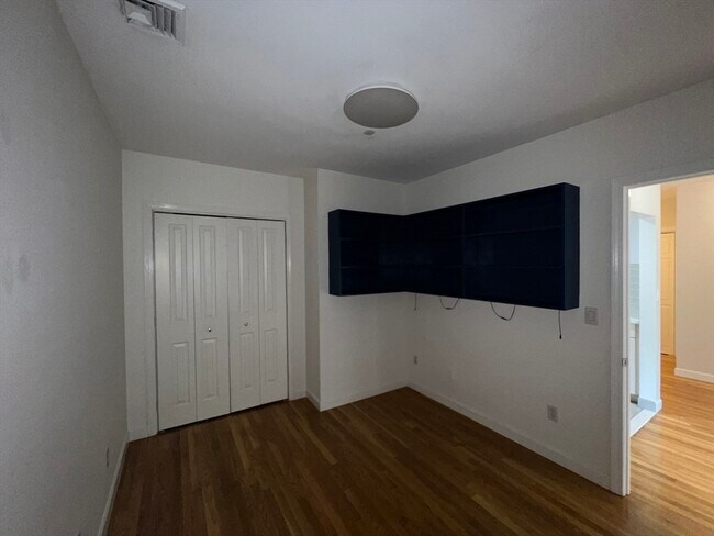 Building Photo - 75 Clarendon St