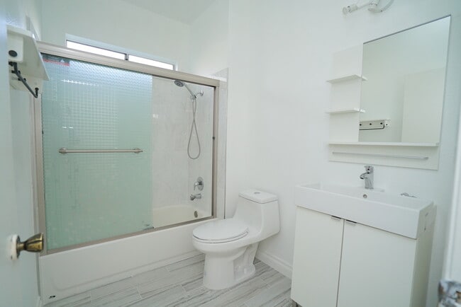 Building Photo - COMING SOON!  New Horizon 1 Bedroom Rental Condo in Saugus!