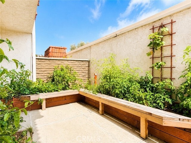 Building Photo - 27943 Ridgebrook Ct