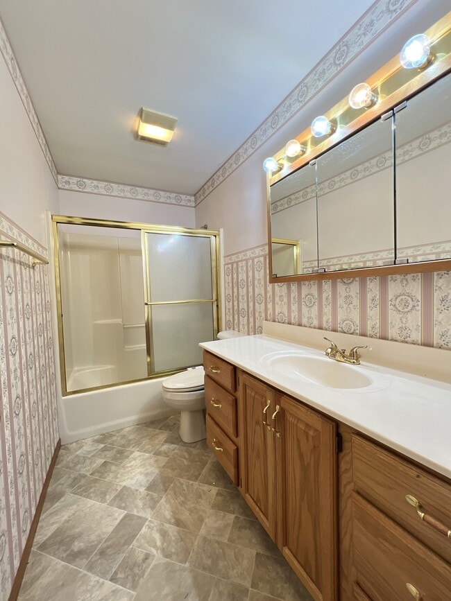 Building Photo - 2742 Pleasant View Dr