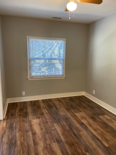 Building Photo - 2510 Elsinore St