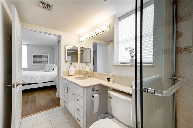 Building Photo - City Place Tower Condominium, Unit 801: Se...