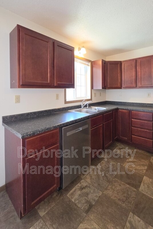 Building Photo - 317 16th St S