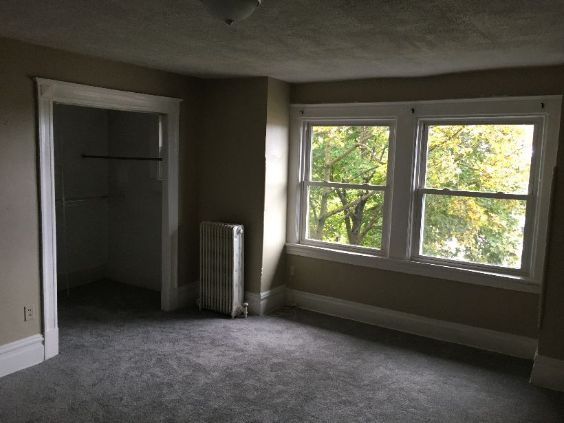 bedroom - 1504 Hillsdale Ave