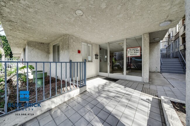 Building Photo - 8430 Cedros Ave