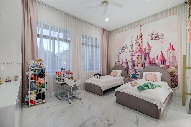 Building Photo - 250 NW 129th Ave