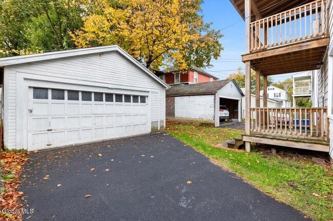 Building Photo - 4 Edison Ave