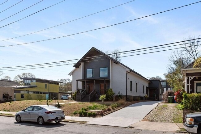 Building Photo - 955 Wylie St SE