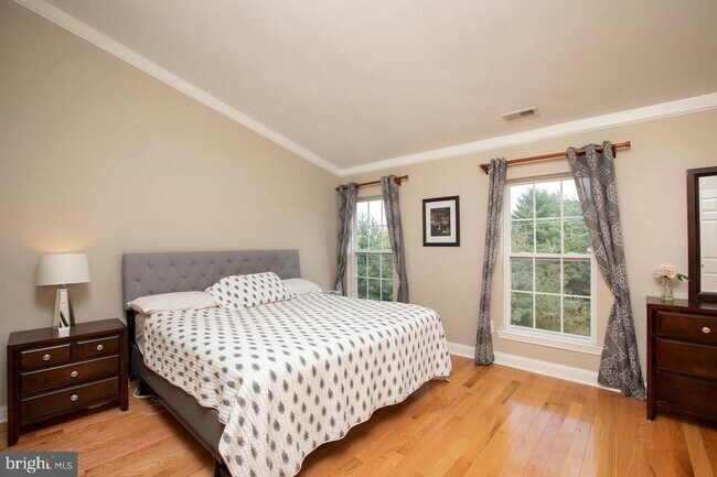 Building Photo - 1811 Adams Way