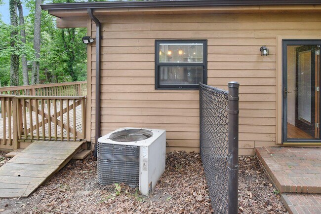 Building Photo - 149 Windcliff Rd
