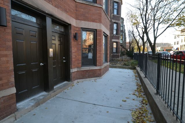 Building Photo - 2019 N Hoyne Ave