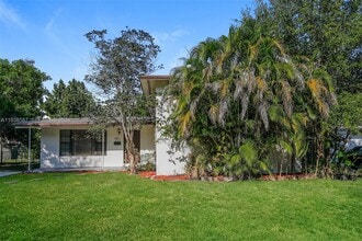 Building Photo - 1315 NE 203rd St