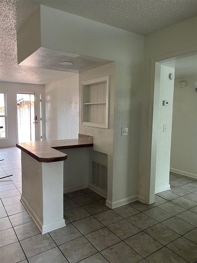 Building Photo - 2107 NW 38th St