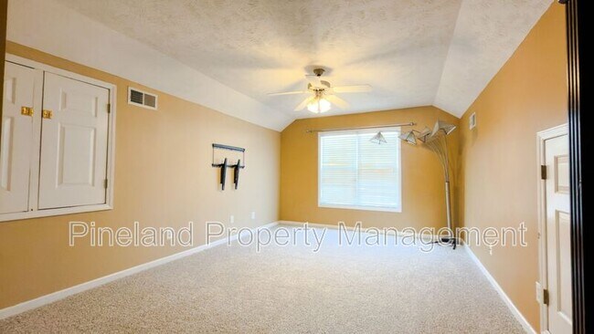 Building Photo - 215 Americana Dr