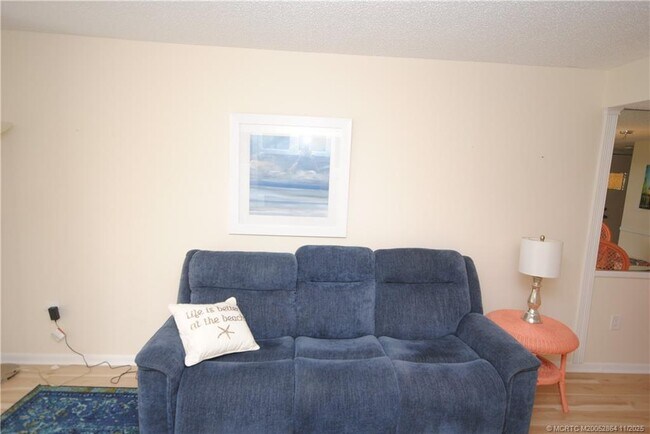 Building Photo - 5333 SE Miles Grant Rd