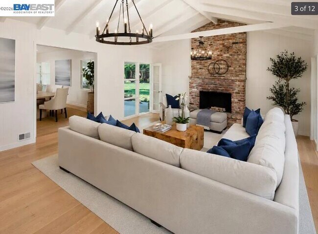 Building Photo - 617 Giralda Dr