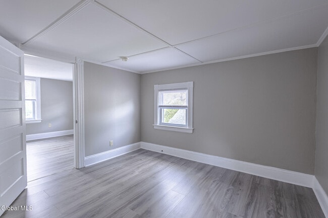 Building Photo - 182 Kingsley Rd