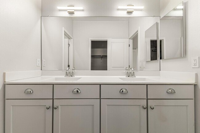 Building Photo - 2315 N 52nd St