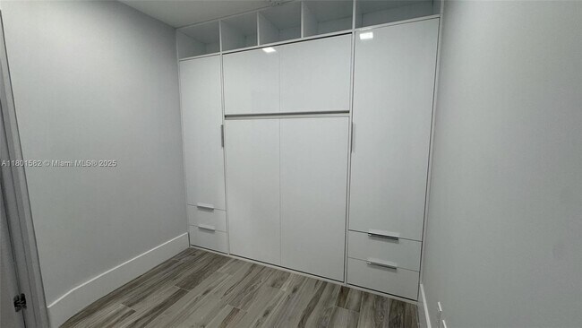 Building Photo - 801 S Miami Ave