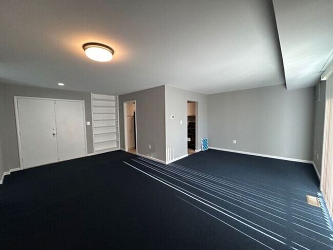 Building Photo - 2 Bedroom 2 Bathroom Condo