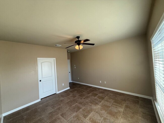 Building Photo - New Lake Front Home in Magnolia Lakes off Burbank Near Staring