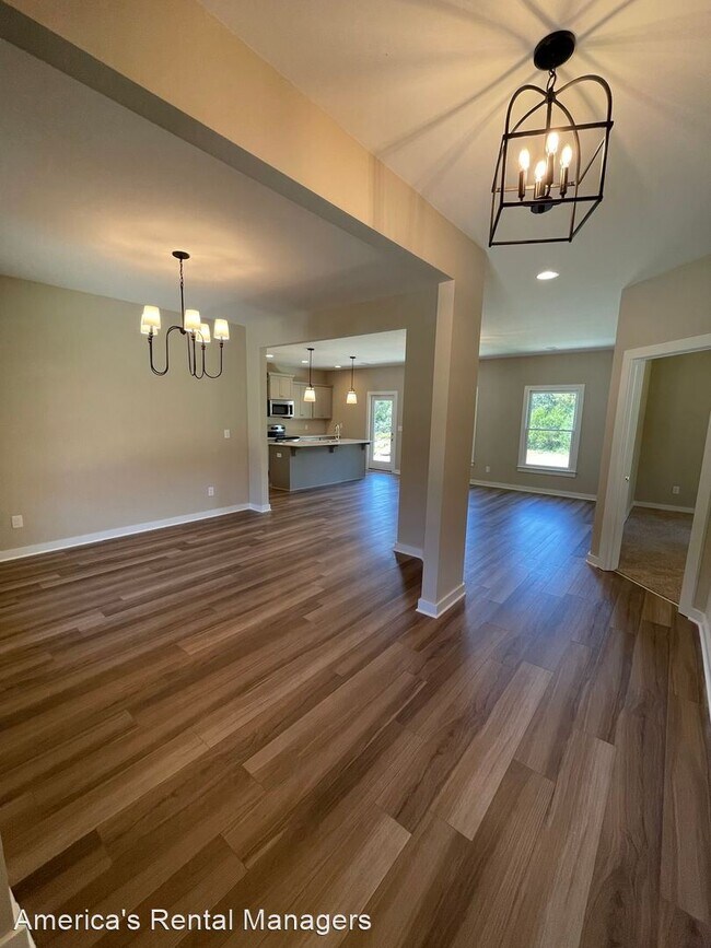 Building Photo - 4 br, 3 bath House - 44 Oak Ridge Place