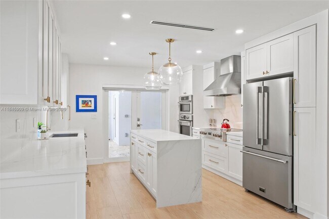 Building Photo - 14270 SW 74th Ct