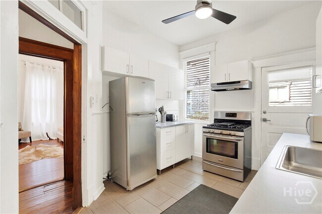 Building Photo - 118 W Waldburg St