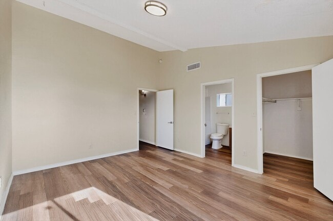 Building Photo - 4 bedroom 2.5 bath home in East El Paso!