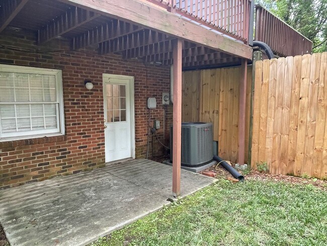 Building Photo - Candler Park Townhouse, Steps from Candler...