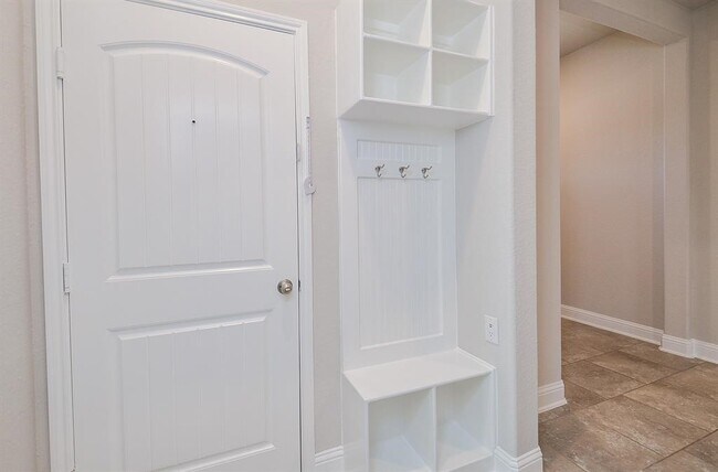 Building Photo - 19202 Presa Canyon Dr