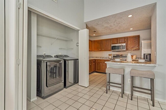 Building Photo - 23419 Summer Pine Dr