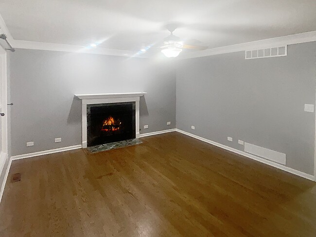 Building Photo - Newly Remodeled 3 bedroom 2 bathroom singl...