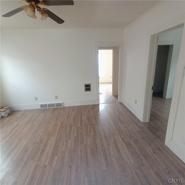 Building Photo - 421-423 Ulster St