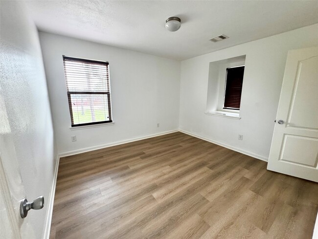 Building Photo - 7540 Connemara Dr