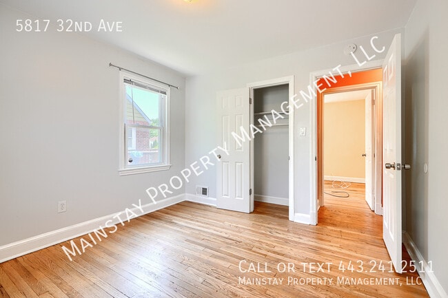 Building Photo - 5817 32nd Ave