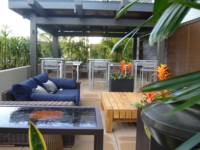 Building Photo - 1009 Kapiolani Blvd