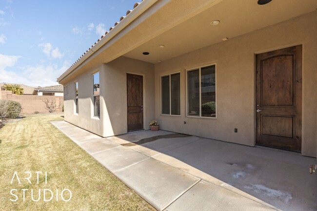 Building Photo - Silverstone III 4 Bedroom 2.5 Bathroom