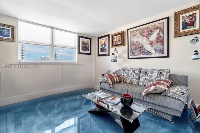 Building Photo - 1833 S Ocean Dr