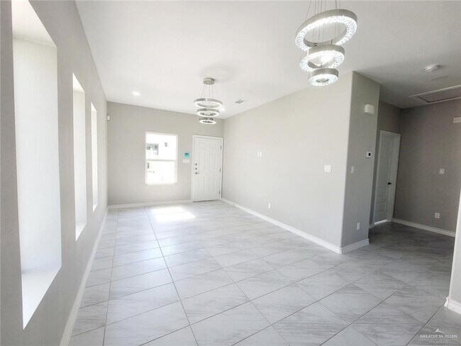 Building Photo - 14 Las Vistas Ln