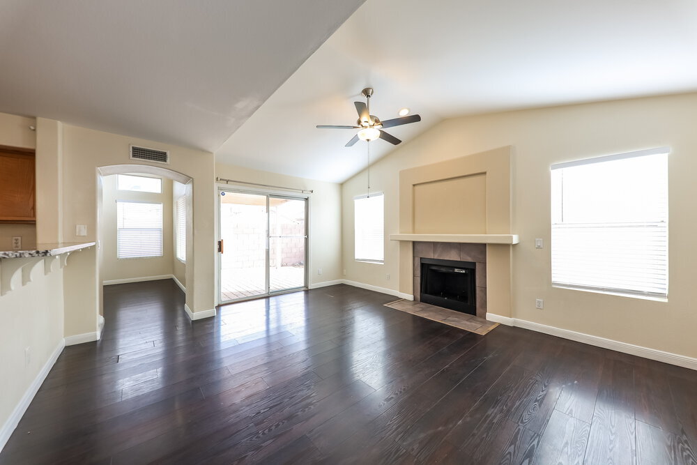 Building Photo - 1111 W Wagoner Rd