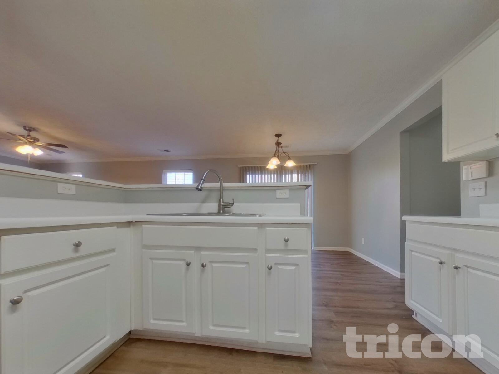 Building Photo - 878 Crestworth Crossing