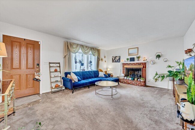 Building Photo - 6734 McKinney St