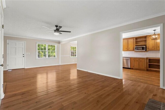 Building Photo - 37 Skyview Cir