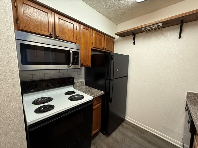 Building Photo - 2120 El Paseo St